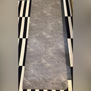 Lululemon yoga mat